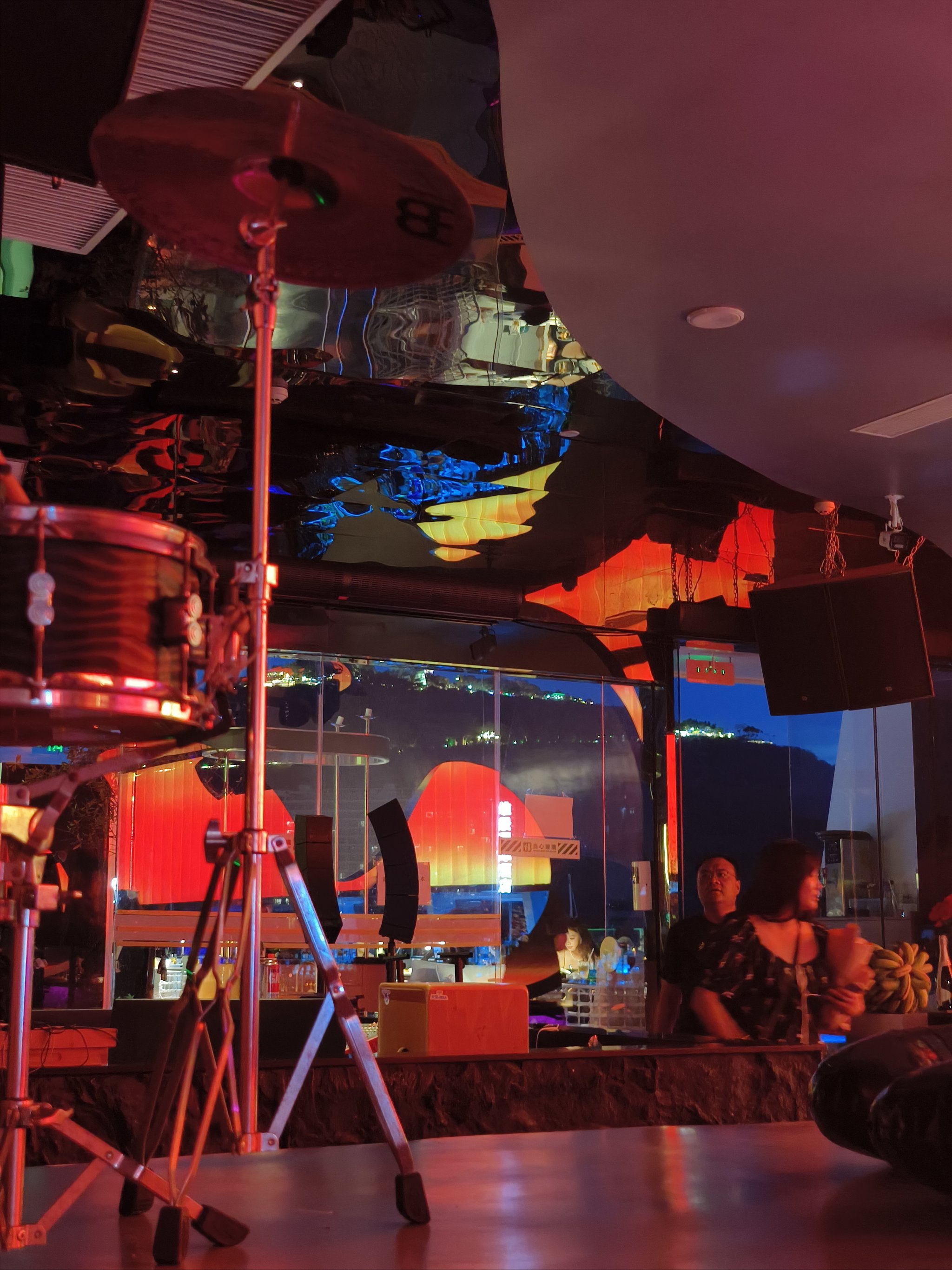 陇南商务ktv中低端,氛围优雅服务到位-两当县ktv预订